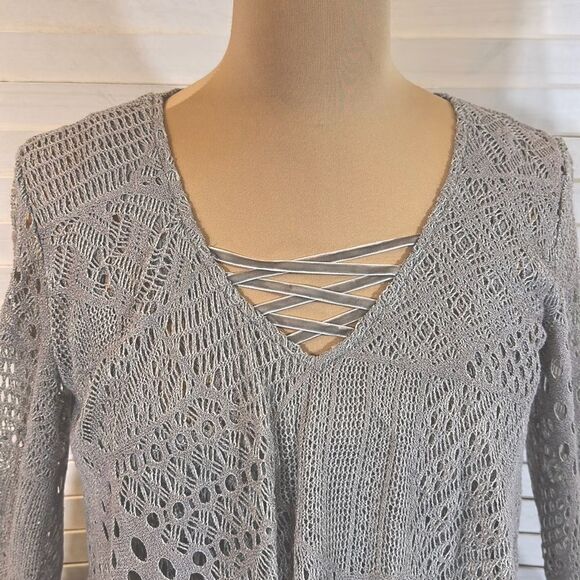 Long Sleeve Crochet Layered Tunic in Gray from Skye's the Limit Women's Medium - Picture 3 of 14